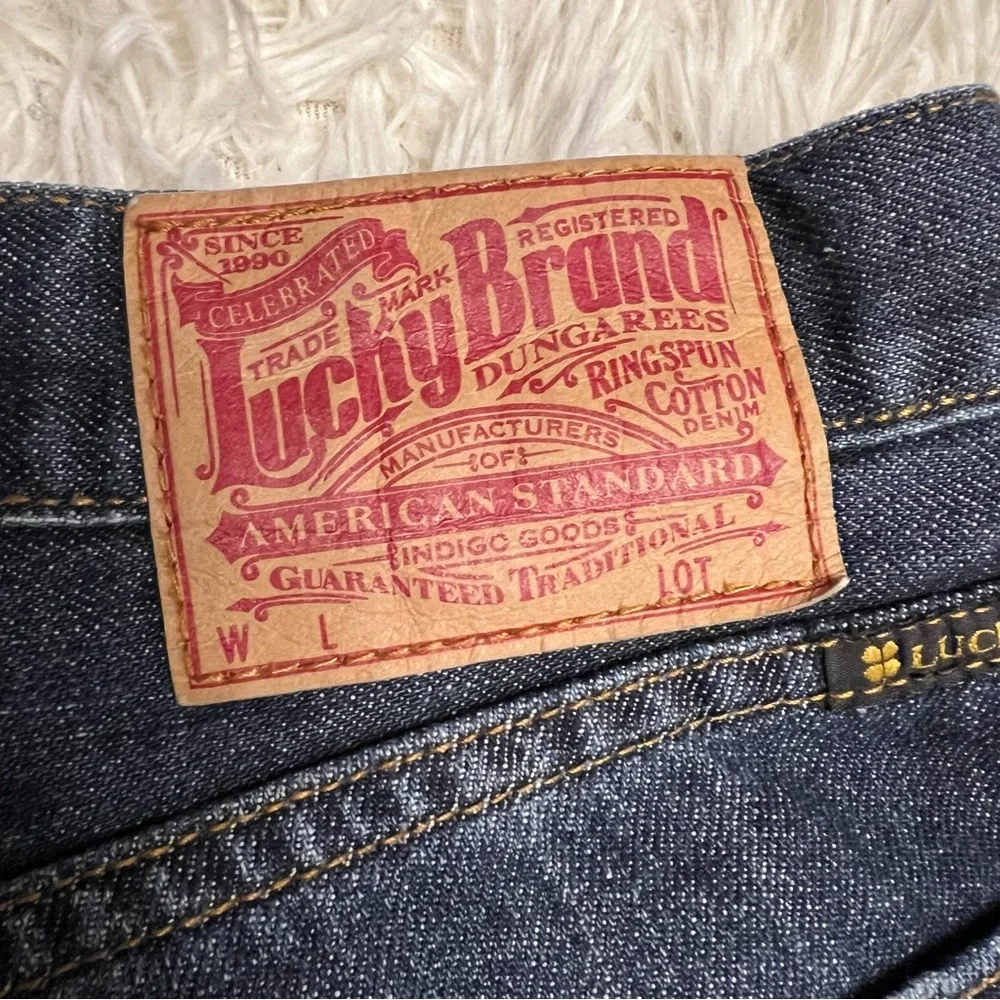 Lucky Brand Mens Jeans 38x31 Blue Straight Leg Dark Wash Denim Likenew 👌 Logo